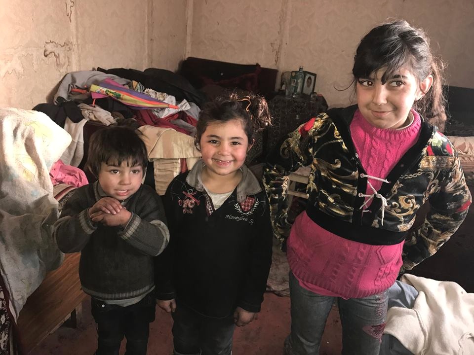 Դրամահավաք փողոցում հայտնված երեք մանկահասակ երեխաներով ընտանիքին կացարանով ապահովելու նպատակով